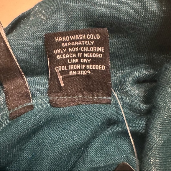 NWT New Directions women Medium long sleeve button down blouse - Picture 10 of 11